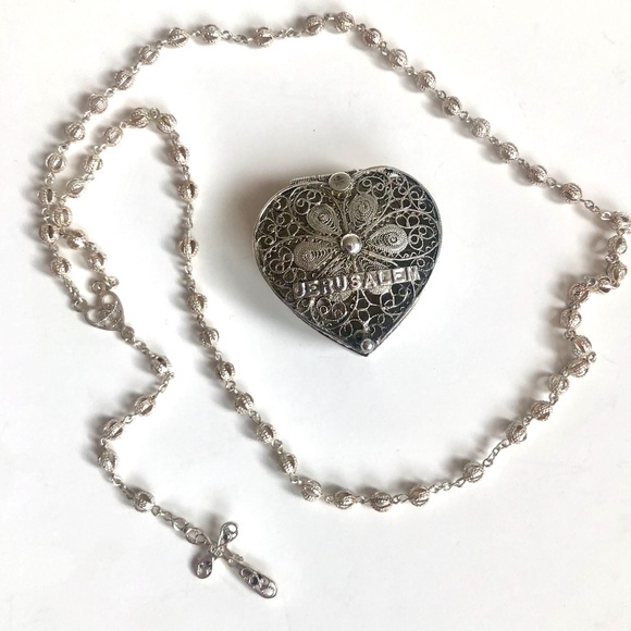 RARE Jerusalem Vintage 800 Silver Heart Box With Rosary Inside - Picture 1 of 16